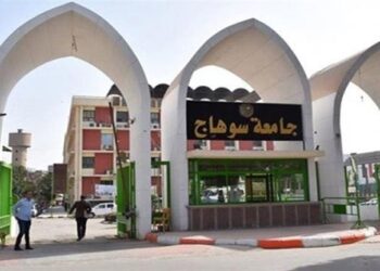 طلاب “هندسة سوهاج” يبدعون فى تصميم 16 مشروع تخرج بأفكار مبتكرة 
