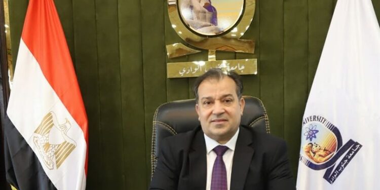 رئيس جامعة جنوب الوادي يهنئ الرئيس السيسي بذكرى ثورة 23 يوليو