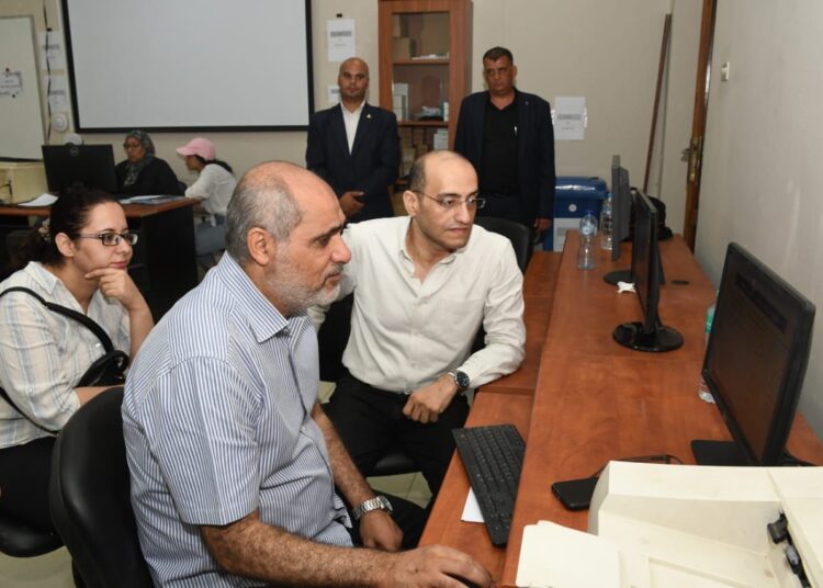 1000 طالب يسجلون رغبات القبول بالكليات بمعامل تنسيق جامعة عين شمس