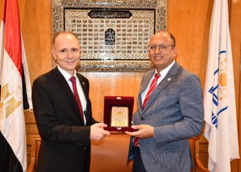السفير البلغاري يزور جامعة حلوان لبحث التعاون الأكاديمي والتبادل الثقافي