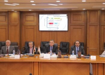  رئيس جامعة السويس يترأس لجنة اختيار عميد هندسة البترول والتعدين