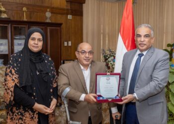 رئيس جامعة طنطا يستقبل رئيس مجلس إدارة نادي الهدف الرياضي للمعاقين بطنطا