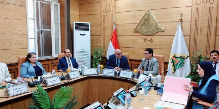 “بنها” يعلن أسماء الفائزين بجوائز الجامعة
