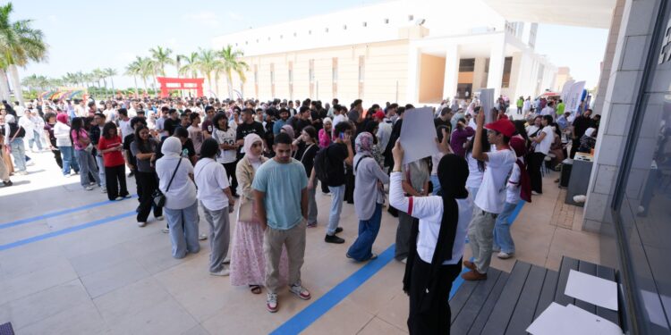 الجامعة المصرية اليابانية تستقبل أكثر من 1000 طالب في أول يوم مفتوح صيفي