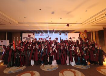 بحضور أمين اتحاد الجامعات العربية.. جامعة الشرق الأوسط الأردنية تحتفل بتخريج طلابها المصريين