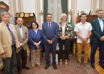 نائب رئيس جامعة القاهرة يبحث التعاون مع مجموعة الكليات المركزية بفرنسا