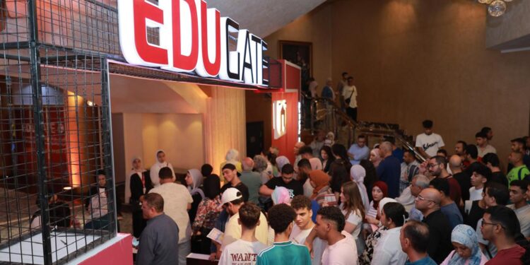 حزمة كبيرة من المنح الدراسية بعدد كبير من الجامعات بمعرض التعليم العالي