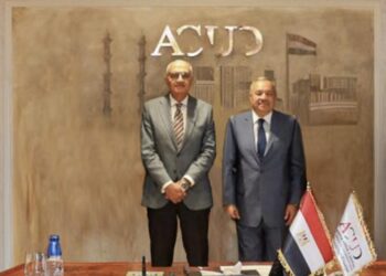 جامعة هيرتفوردشاير تواصل دعم مبادرة 100 حلم للمستقبل بمنح دراسية للطلاب المتفوقين من الصعيد والمناطق الحدودية
